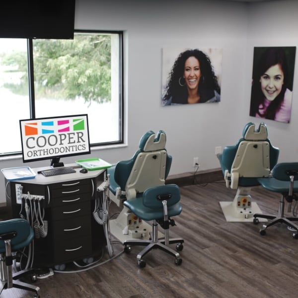 footer-location-logo-web